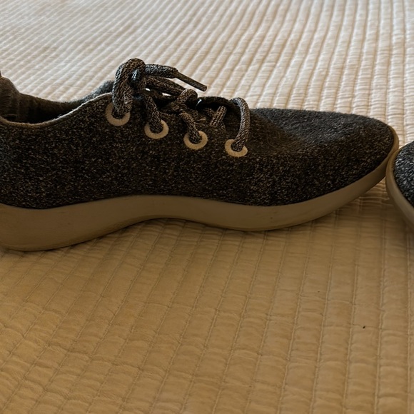 Allbirds gray wool runners sneakers. Women size 8 - Picture 5 of 8